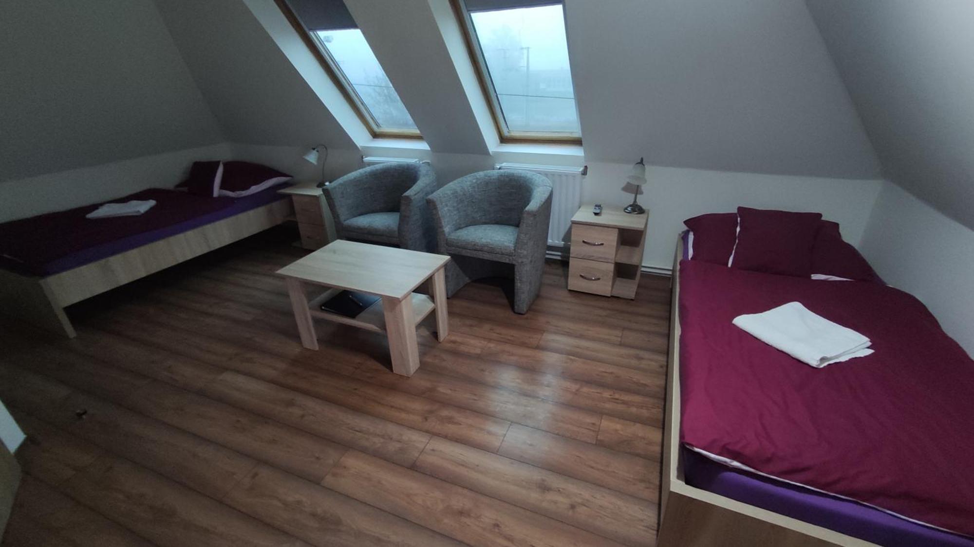 Tisza Panzio Es Apartman Tiszaújváros Exterior foto