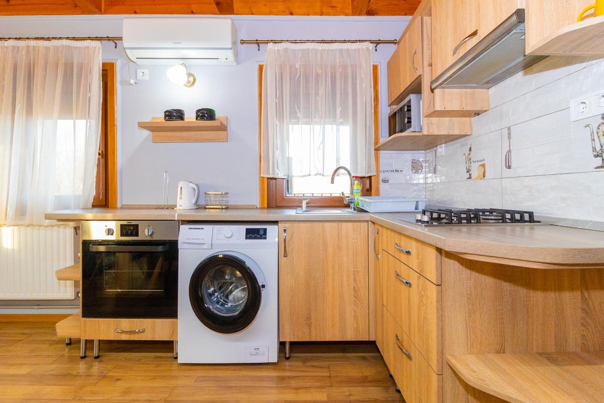 Tisza Panzio Es Apartman Tiszaújváros Exterior foto