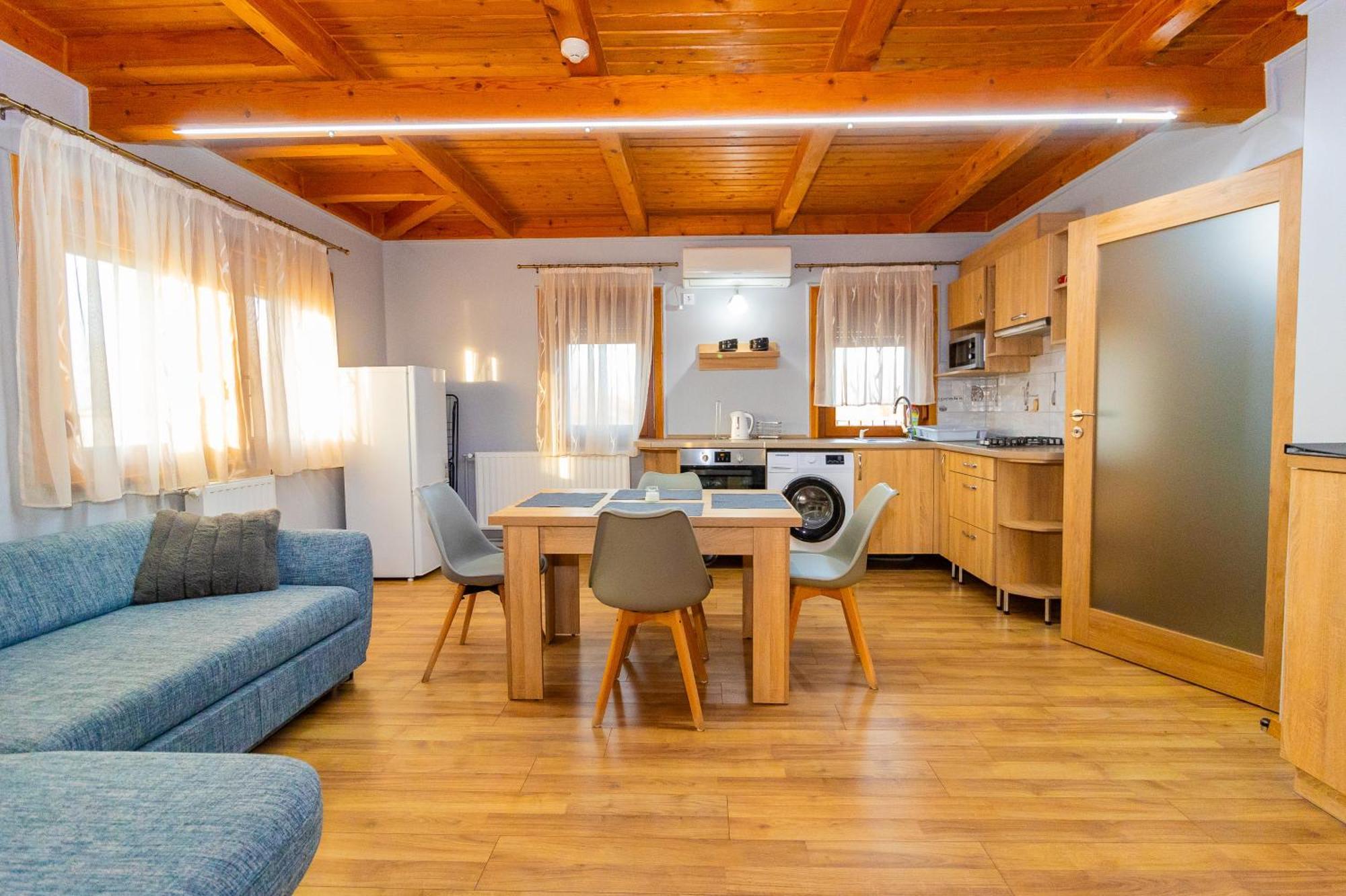 Tisza Panzio Es Apartman Tiszaújváros Exterior foto